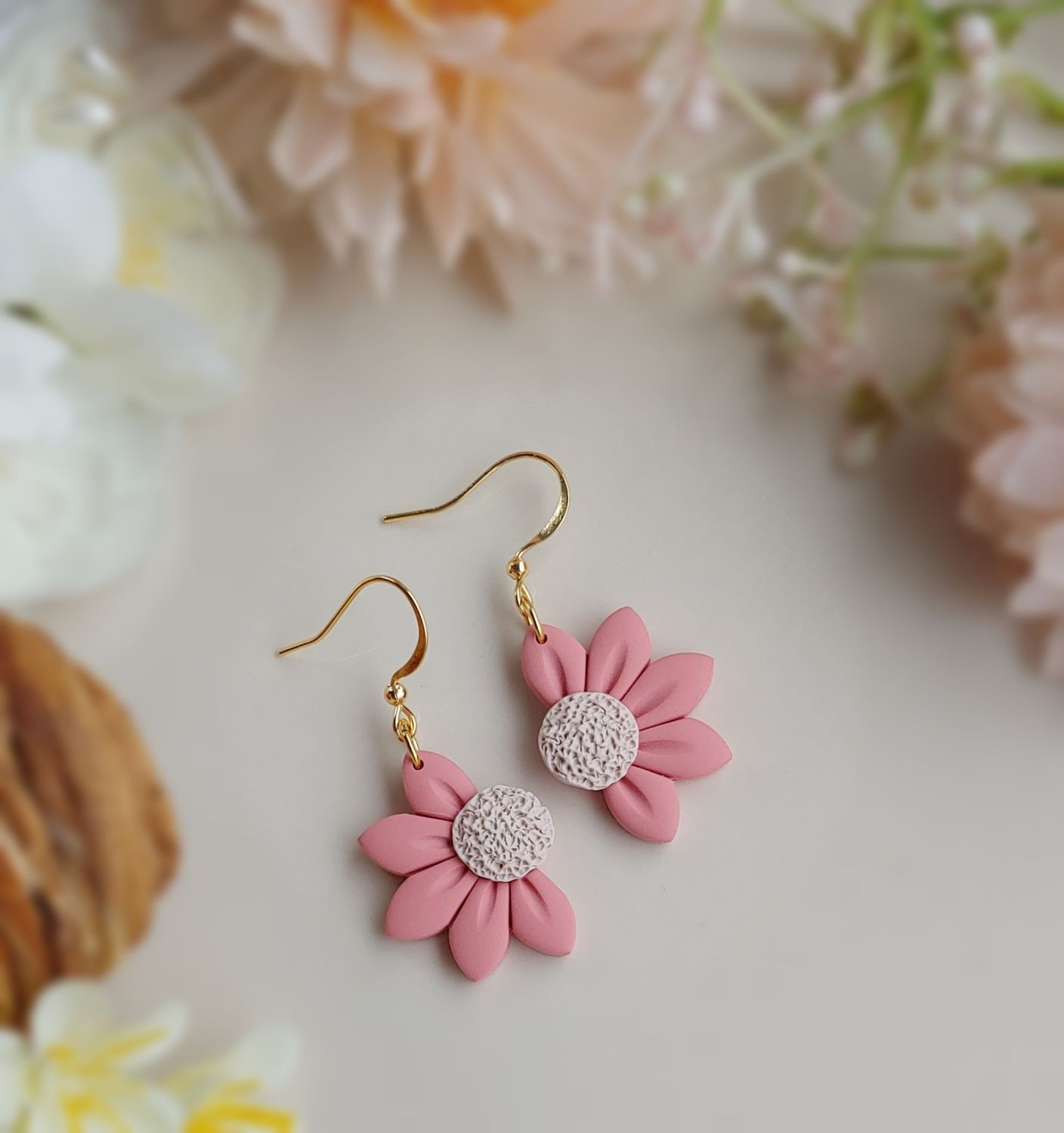 Half Daisy Dangle - Pink