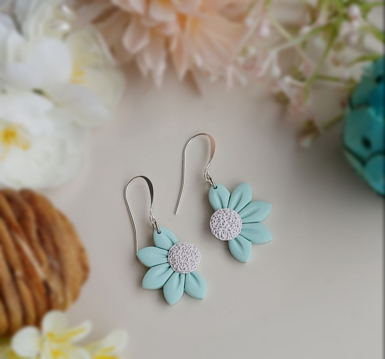 Half Daisy Dangle - Mint
