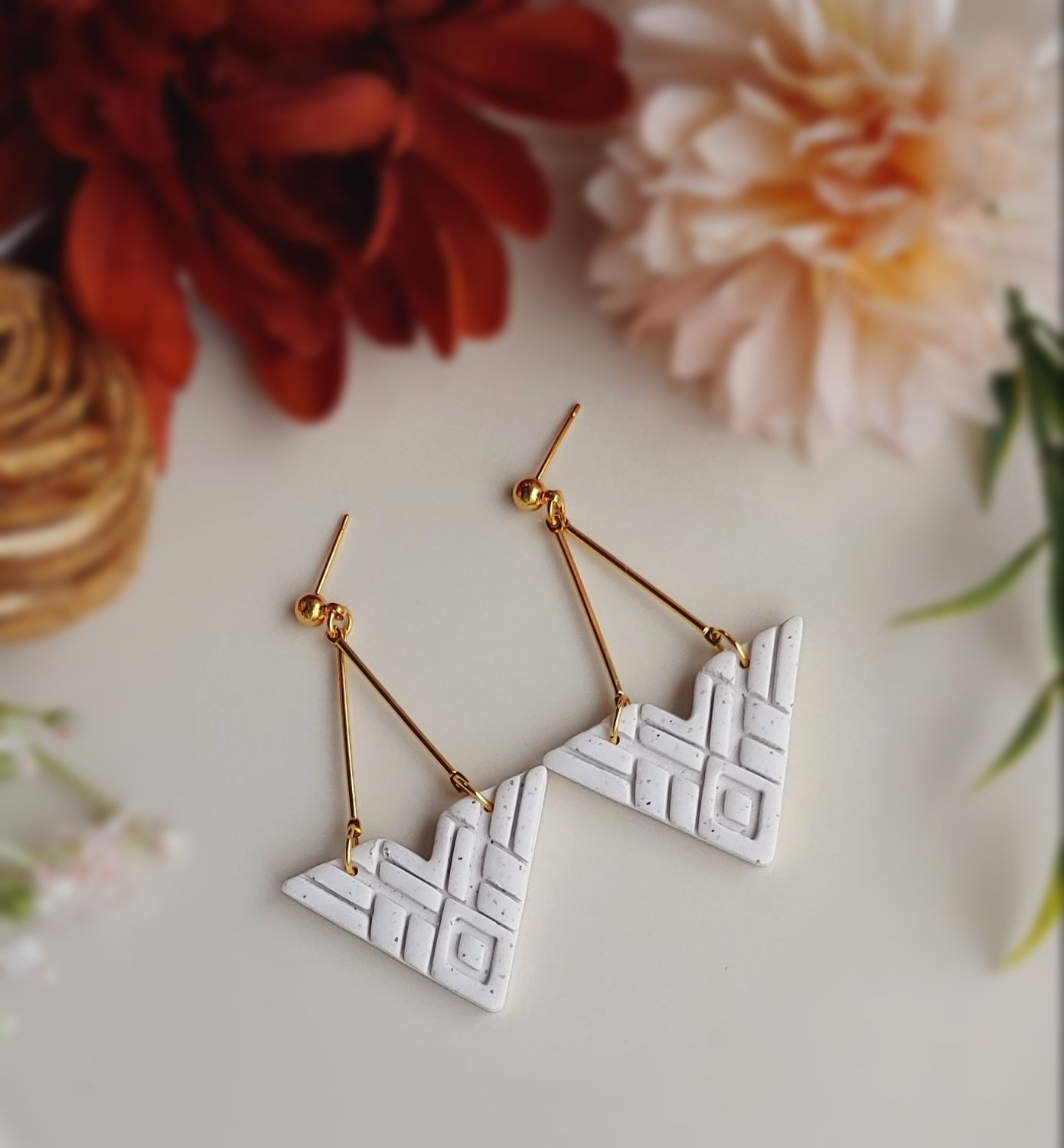 Boho V Dangles - Speckled White