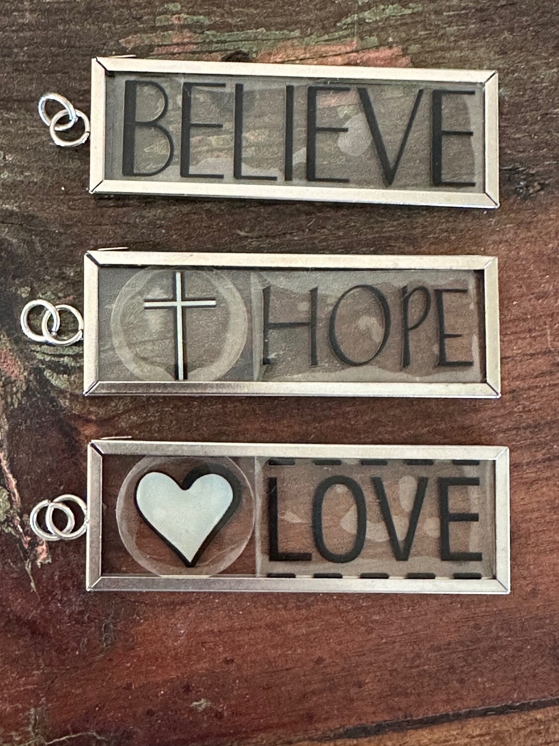LOVE PENDANT