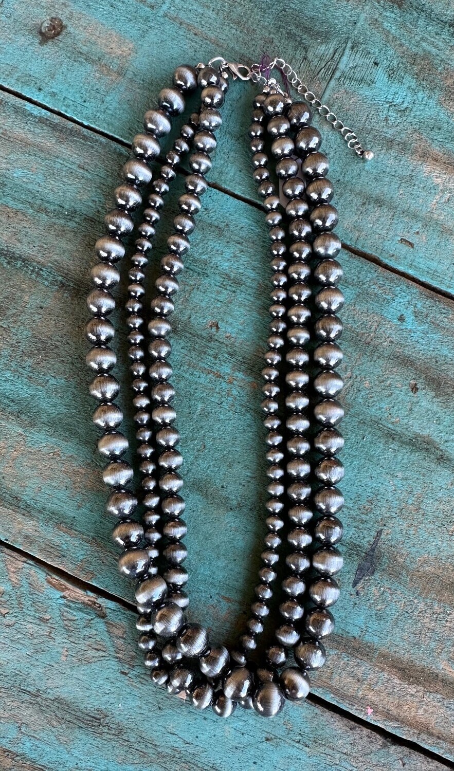 Tres Pearls