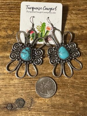 DAISY DANGLES