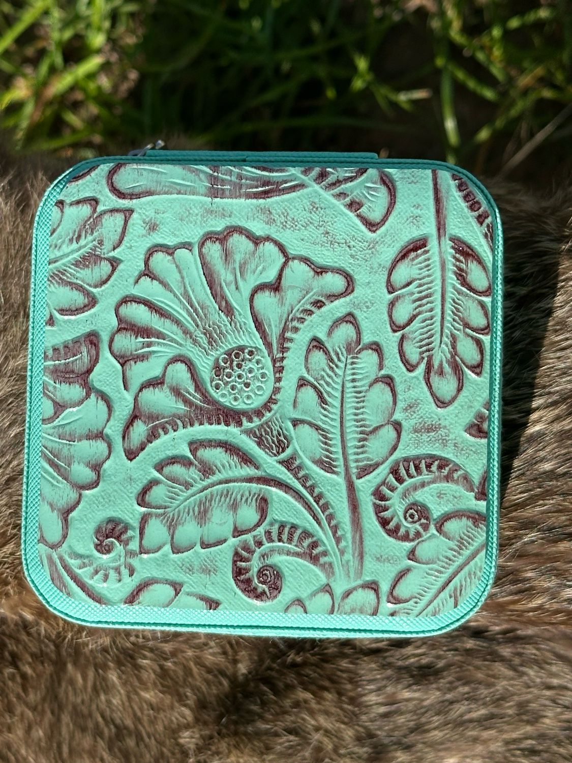 MINT TURQUOISE TOOLED TRAVEL JEWELRY CASE