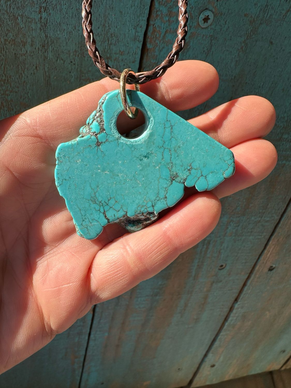 FREEFORM SLAB ON LEATHER