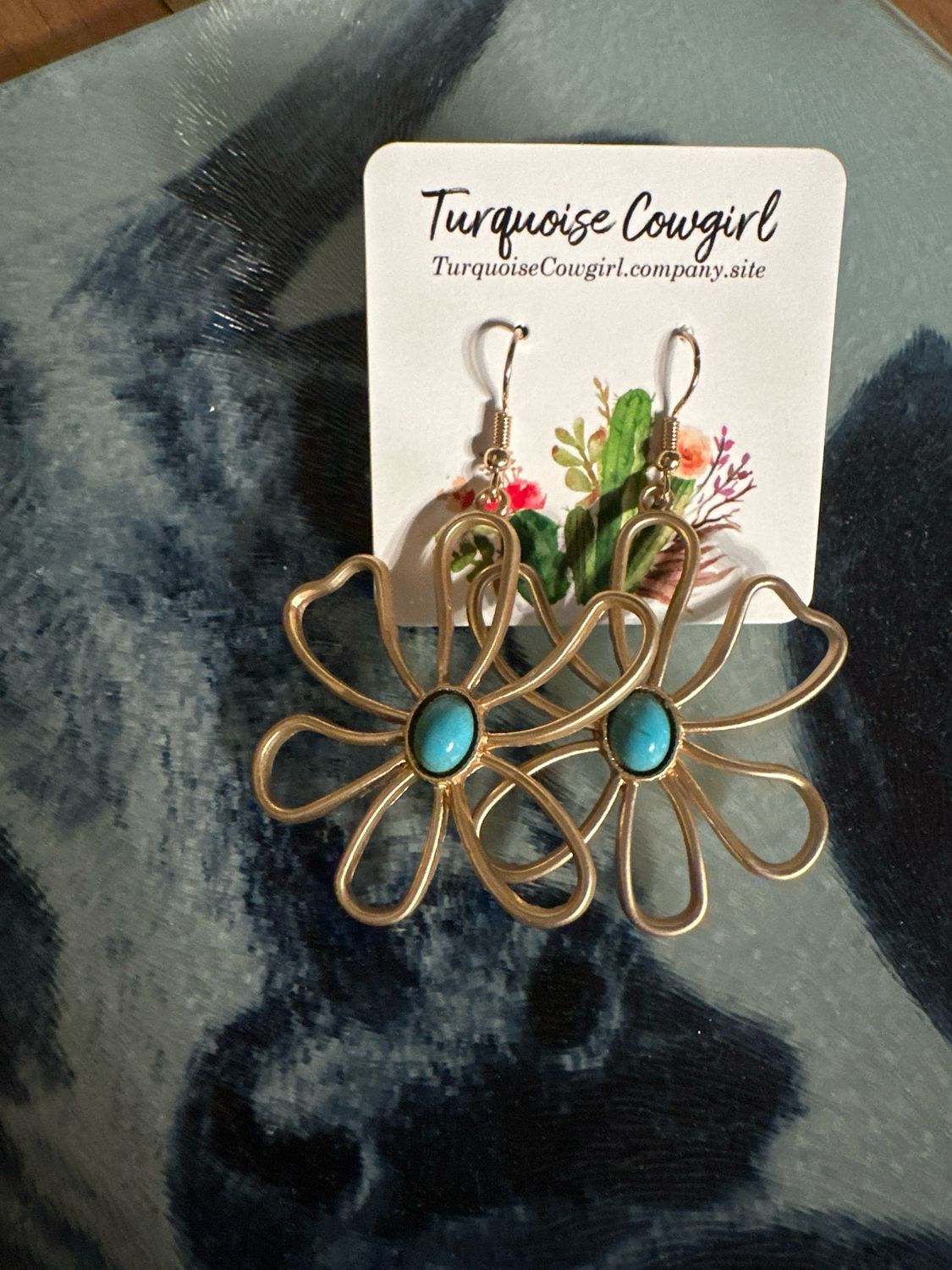 Matte Gold Daisy Dangles