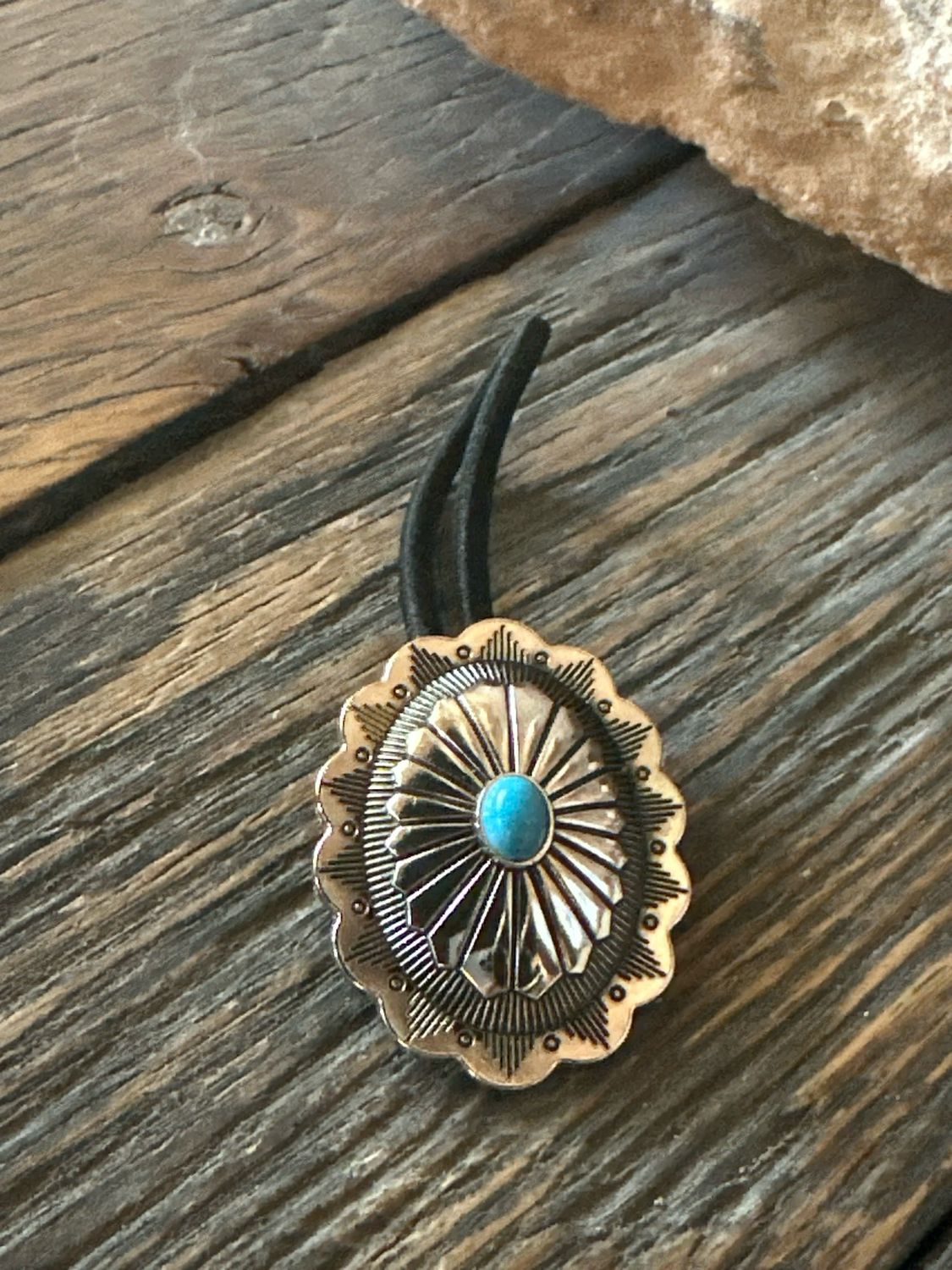 CONCHO HAIR BAND