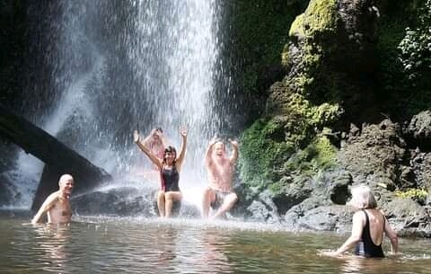 3 DAYS 2 NIGHTS
ADVENTURE, CULTURAL, WALKING AND BEACH TOURS
ACTIVITIES;
Bugonzi waterfall, Musila Island, canoeing, dolphins beach, bukoba Cultural museums and eco-tourism.