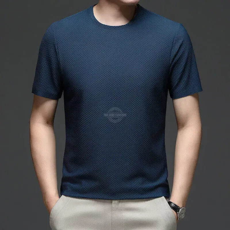 Men&#39;s blue textured lightweight t-shirt