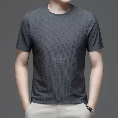 Men&#39;s dark gray textured lightweight t-shirt