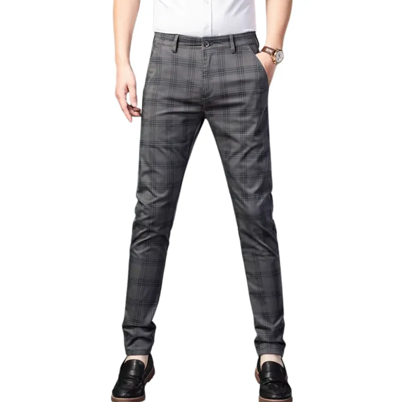 Men&#39;s dark gray checkered plaid chino pants