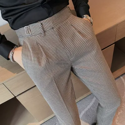 Men&#39;s brown houndstooth tapered trousers
