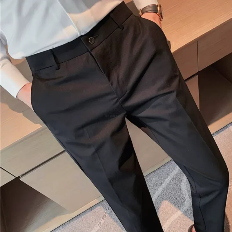 Black Slim-Fit Solid Trouser Pants