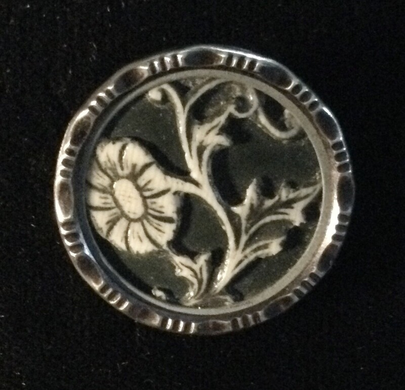 Floral Ivoroid Medium size