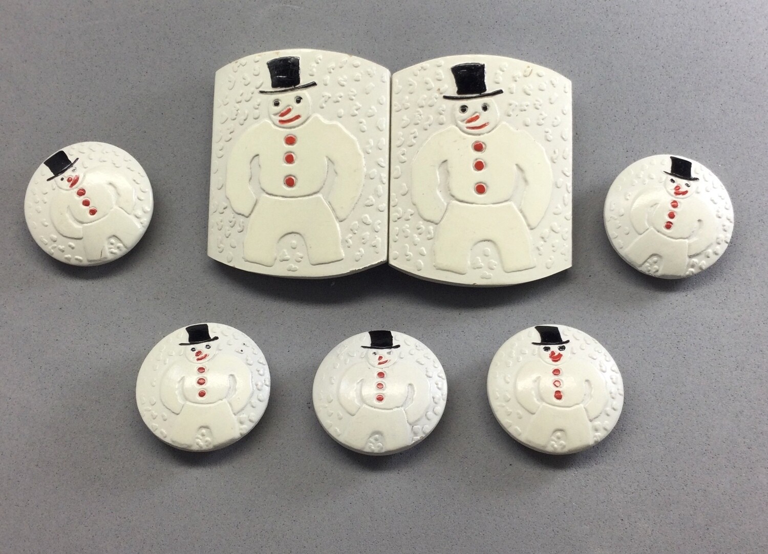 Wooden Snowman Buckle and Five Medium  Buttons
