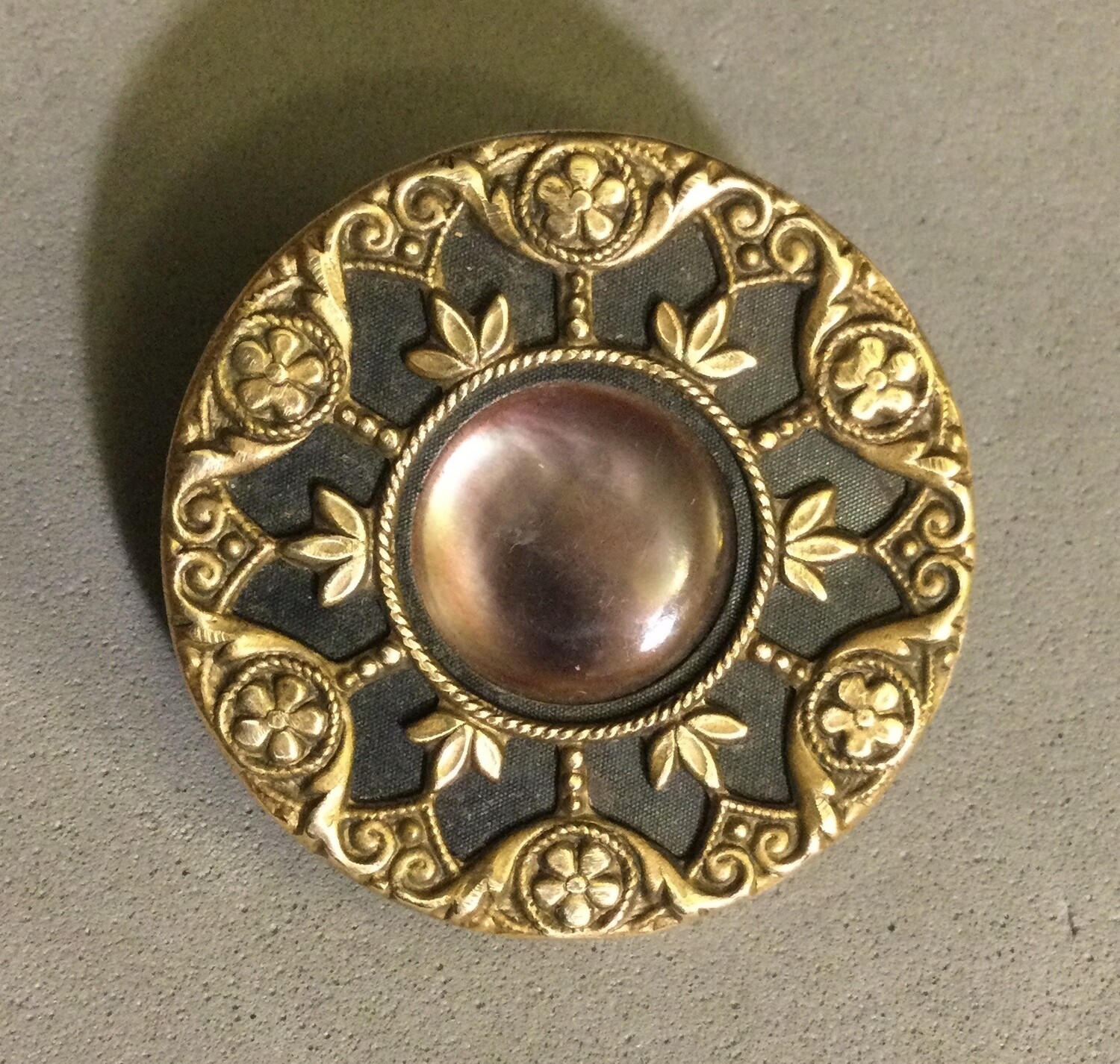 Victorian Button with Smokey Pearl Center