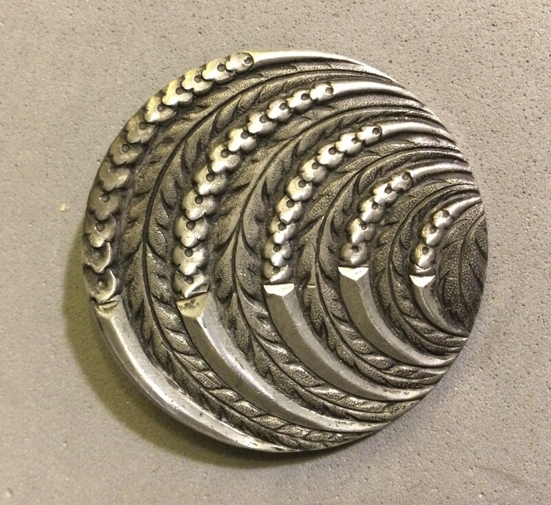Size Large Pewter