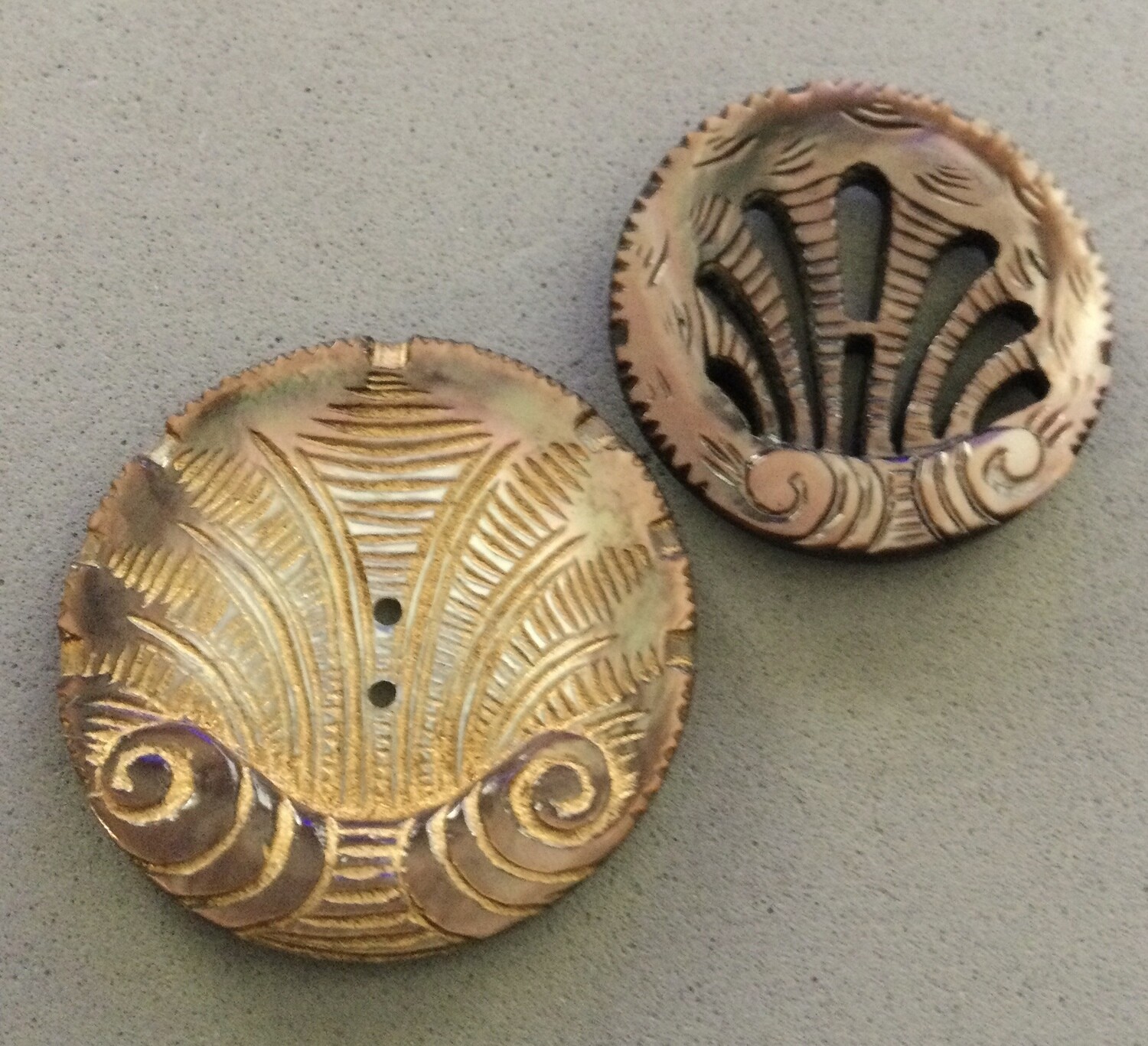 Carved, Pierced, Gilt Realistic Shell Shell Buttons