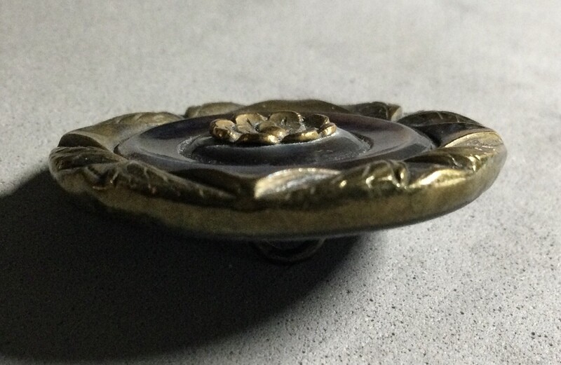 SMOKEY SHELL WITH BRASS