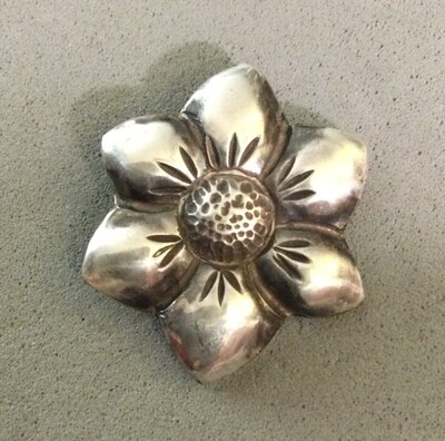 “980” Mexican Silver, Victoria Flower
