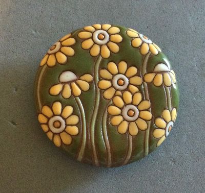 GOLEM DESIGN STUDIO, YELLOW DAISIES