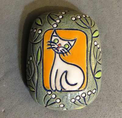 GOLEM DESIGN STUDIO White Cat