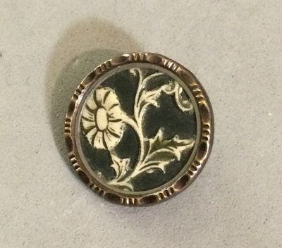 Ivoroid flower, medium
