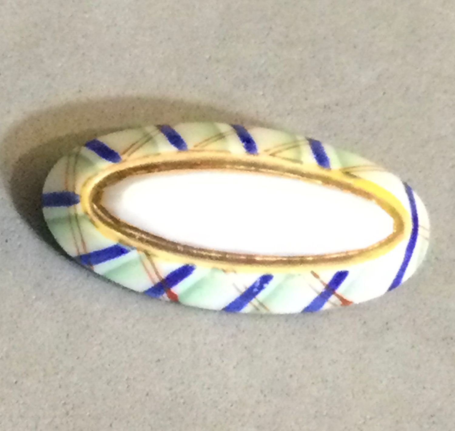 Hand-painted glass oval, 4-way box shank, large