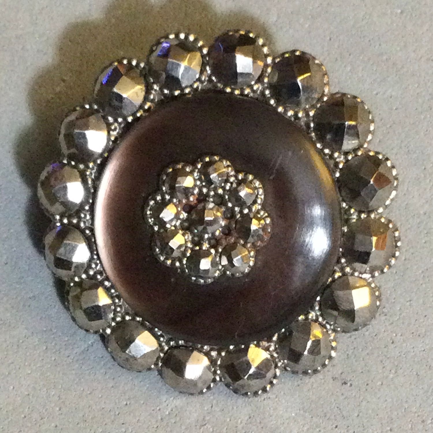 SMOKEY SHELL with FACETED STEEL