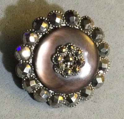SMOKEY SHELL with FACETED STEEL
