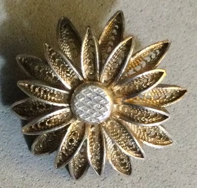SILVER FILLIGREE DAISY, MEDIUM