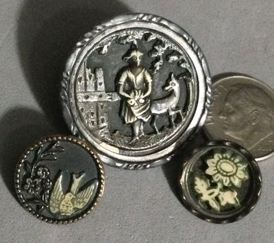 Three IVOROID, one Medium, two small