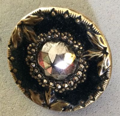 Velvet Background, Glass Center, Medium