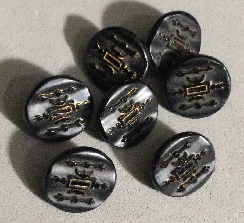 7 DEKNATEL Black Glass