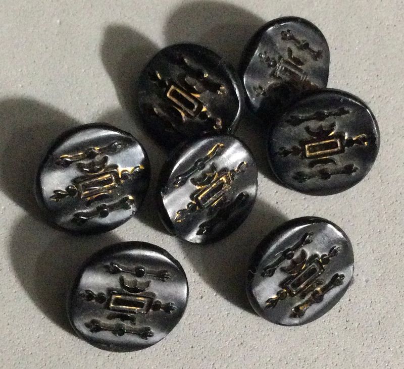 7 DEKNATEL Black Glass