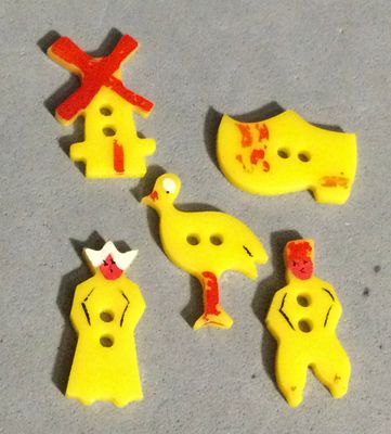 Set of 5 Vintage Plastic Dutch Symbols