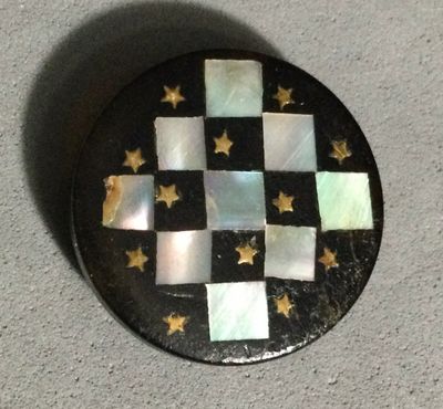 Inlaid Horn, Medium