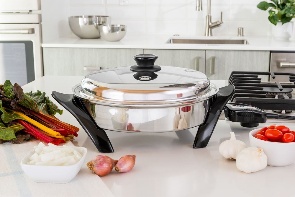 12 in. (30.5cm) Electric Oil Core Skillet with Cover