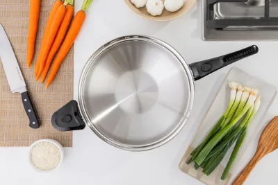 5 Qt./4.7L Gourmet Wok with Cover