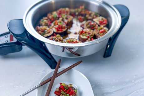 10 in. (25cm) Electric Oil Core Skillet with Cover