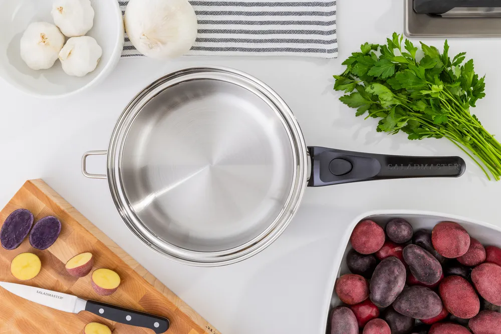 9"/23cm Skillet with Cover