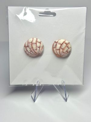 Concha Stud Earrings