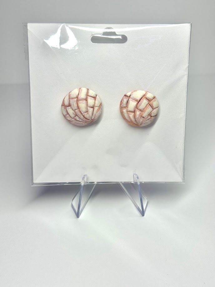 Concha Stud Earrings