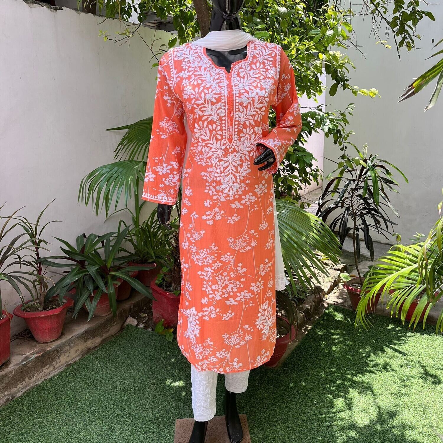 &quot;ZAINA&quot; Mul Cotton Chikankari Kurta