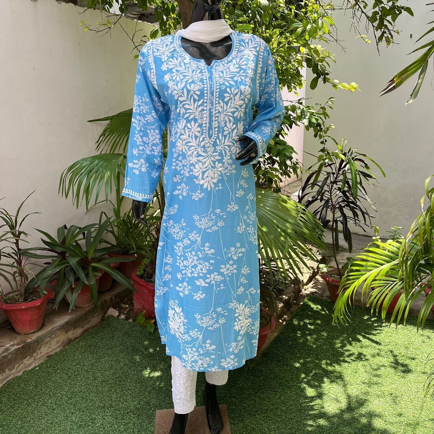 &quot;ZAINA&quot; Mul Cotton Chikankari Kurta