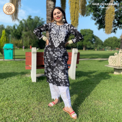 &quot;ZAINA&quot; Mul Cotton Chikankari Kurta