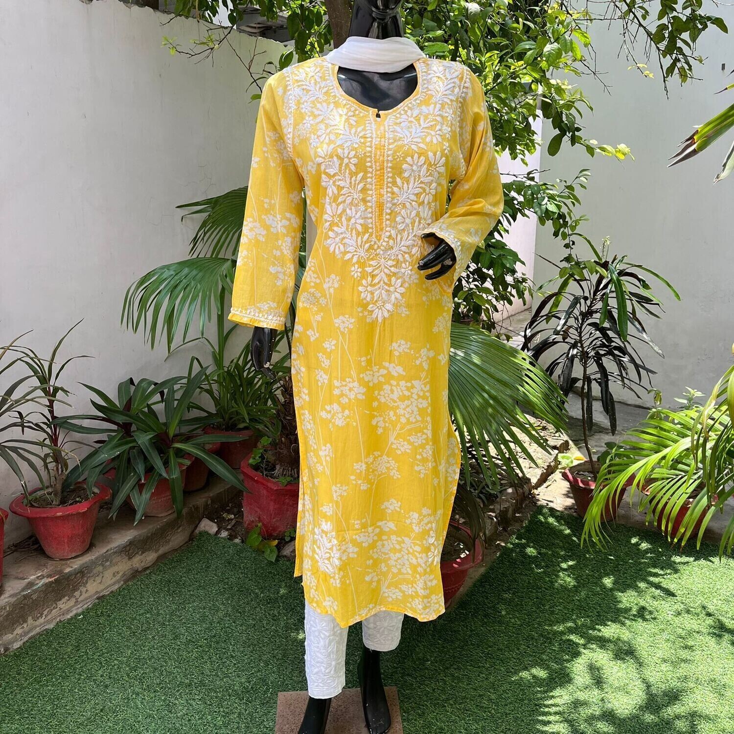 &quot;ZAINA&quot; Mul Cotton Chikankari Kurta