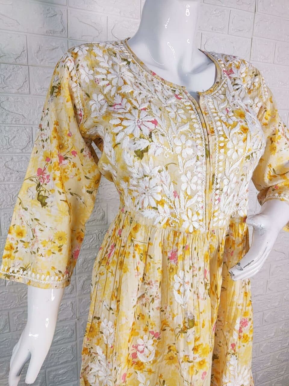 &quot;CONFETTI&quot; Mul Cotton Chikankari Short Tunic