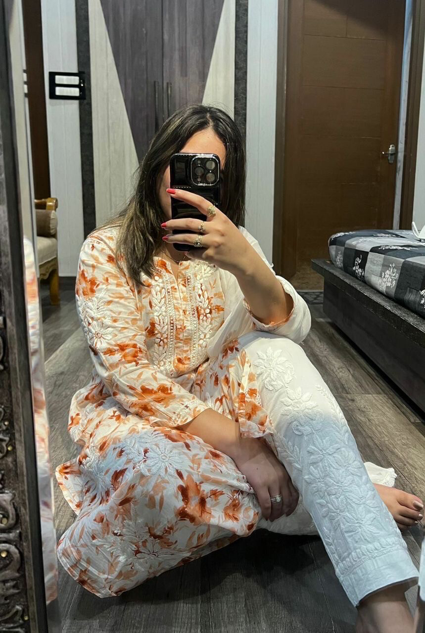 “AUTUMN” Mul Chikankari Kurta