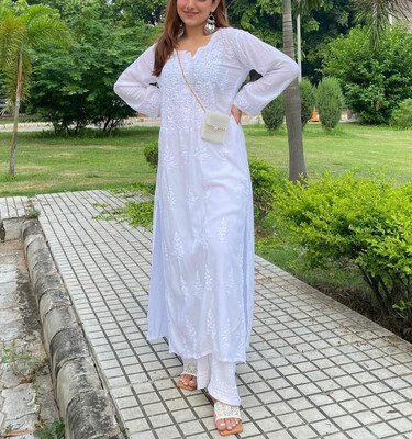 &quot;SAFEAD&quot; Modal Chikankari Kurta