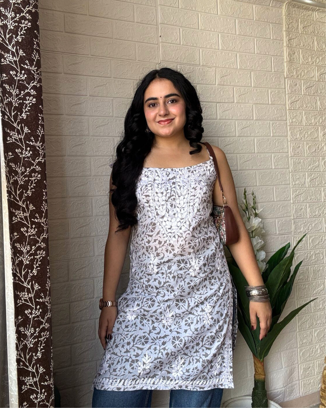 “MAISHA” Chikankari Strap Sleeve Kurta